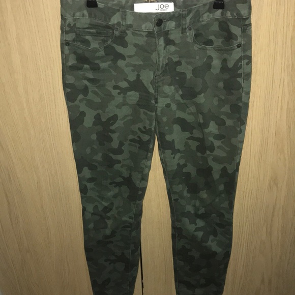 Joe Fresh camo jeans - Picture 1 of 3